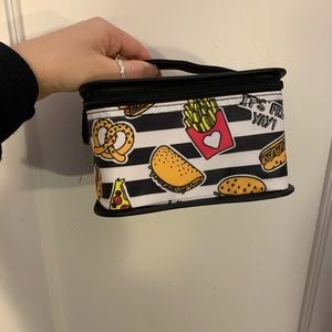 Makeup traveling case